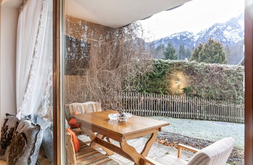 Grainau Apartment | Studio Apartment 'Aschaubichl – Silberdistel' with Mountain View, Private Terrace & Wi-Fi