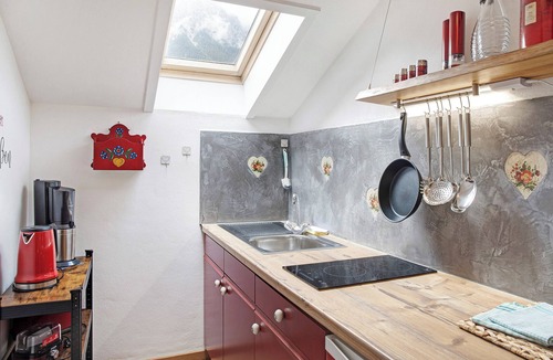 Grainau Apartment | Studio Apartment 'Aschaubichl - Wohnung Anemone' with Mountain View, Balcony and Wi-Fi