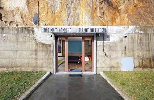 Cabril Apartment | Studio Apartment 'Casa Miradouro Fafião' with Mountain View, Private Pool and Wi-Fi