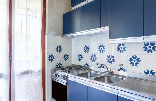 Marina di Carrara Apartment | Studio Apartment 'Casa Vacanza Al Mare' with Balcony