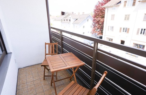 Penzberg Apartment | Studio Apartment 'Central and Nature Nearby' with Mountain View, Balcony and Wi-Fi