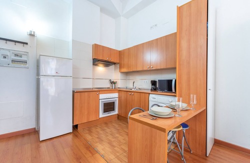 El Ejido Apartment | Studio Apartment “Centro Histórico” in Centre of Málaga with Wi-Fi & Balcony