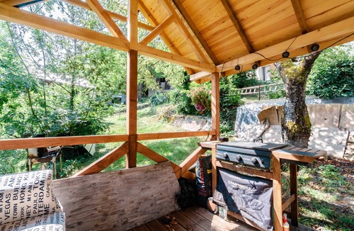 La Perriere Apartment | Studio Apartment 'Charmant 2' with Mountain View, Balcony and Wi-Fi