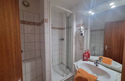 Bad Herrenalb Apartment | Studio Apartment for Contractors with Mountain View, Shared Pool and Wi-Fi