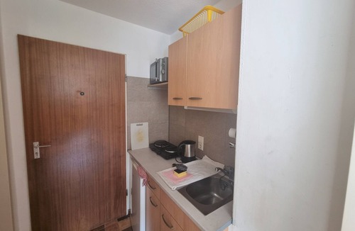 Bad Herrenalb Apartment | Studio Apartment for Contractors with Mountain View, Shared Pool and Wi-Fi