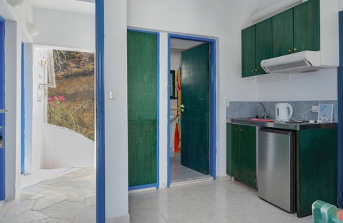 Diafani Apartment | Studio Apartment 'Double No 2' with Sea View, Wi-Fi and Air Conditioning