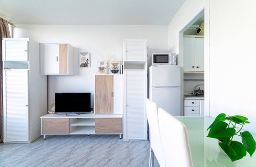 Almerimar Apartment | Studio Apartment 'Estudio Almerimar' with Sea Views, Wi-Fi and Air Conditioning