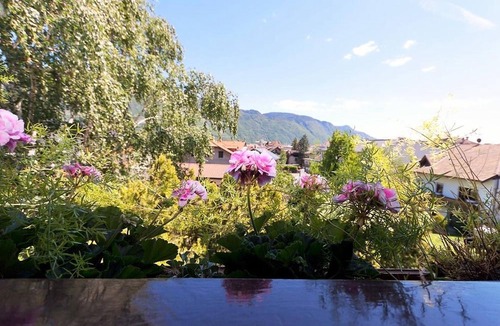 Lana Apartment | Studio Apartment 'Ferienwohnung Lanz 3' with Mountain View, Private Garden and Wi-Fi