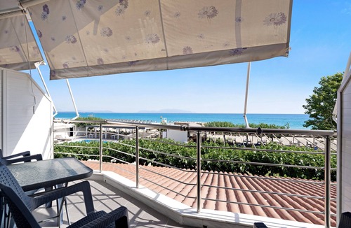 Pidima Kyras Apartment | Studio Apartment 'Iguana 15' with Sea View, Wi-Fi and Air Conditioning