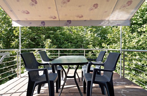 Pidima Kyras Apartment | Studio Apartment 'Iguana 9' with Sea View, Wi-Fi and Air Conditioning