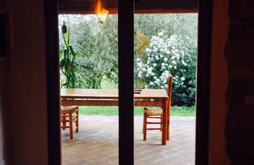Buti Apartment | Studio Apartment 'Il Nido Di Delia' with Shared Pool, Private Terrace and Wi-Fi