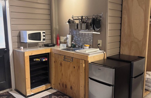 Silver Creek Apartment | Studio apartment in the Country-private entrance-long term