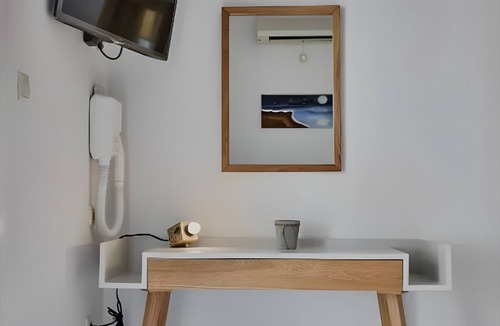 Gavrio Apartment | Studio Apartment 'Irene 11 Superior Triple 4' with Sea View, Wi-Fi and Air Conditioning