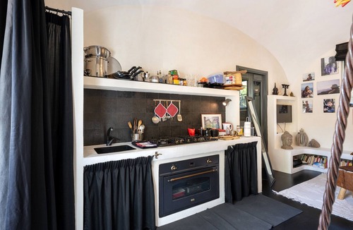 Schiazzano Apartment | Studio Apartment 'Il Vecchio Forno' with Mountain View, Private Terrace and Wi-Fi