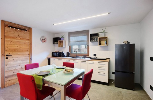 Chatillon Apartment | Studio Apartment 'La Pièce de Leo' in Chatillon