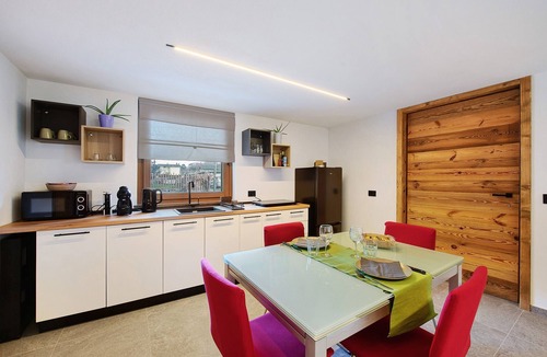 Chatillon Apartment | Studio Apartment 'La Pièce de Leo' in Chatillon