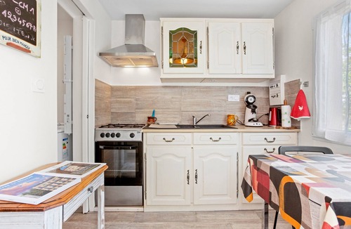 Bras Apartment | Studio Apartment 'Le Clos Madame - Le Jardin' with Shared Pool, Wi-Fi and Air Conditioning