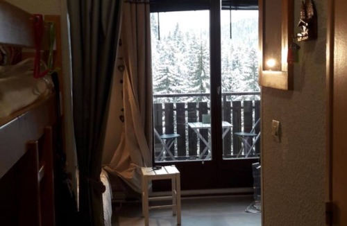 Hirmentaz Apartment | Studio Apartment 'Les Montagnes' with Mountain View and Balcony