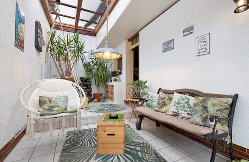 Creussen Apartment | Studio Apartment 'Lindenhardt' with Shared Garden and Wi-Fi