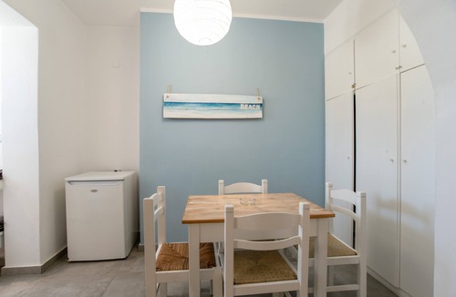 Parikia Apartment | Studio Apartment "Livadia Seaside 1" near Beach with 2 Shared Terraces & Wi-Fi
