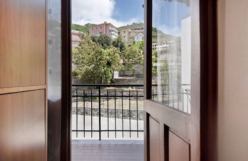 Moneglia Apartment | Studio Apartment Moneglia 35 near the beach with shared pool and Wi-Fi