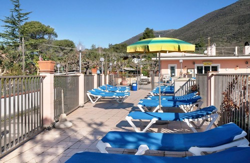 Lavina Apartment | Studio Apartment "Monolocale La Pineta 46" with Shared Pool, Private Terrace & Wi-Fi
