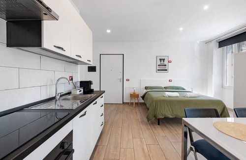 Delebio Apartment | Studio Apartment 'Monolocale Red' with Wi-Fi and Air Conditioning