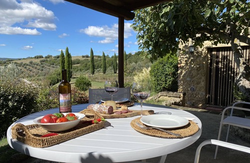 Pomarance Apartment | Studio apartment near the pool - L'Olmo