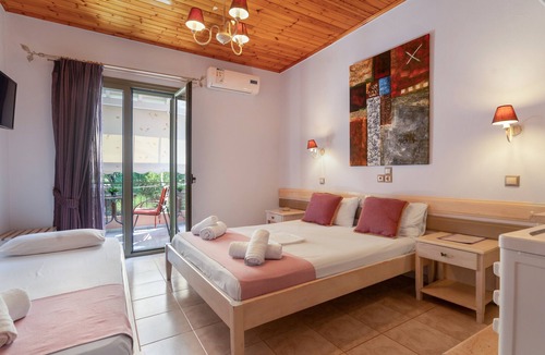 Kalamitsi Apartment | Studio Apartment 'Nontas Homes 37' with Mountain View, Wi-Fi and Air Conditioning