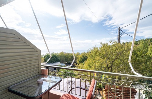 Kalamitsi Apartment | Studio Apartment 'Nontas Home 23' with Sea View, Wi-Fi and Air Conditioning