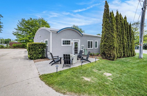 Frankfort Apartment | Studio Apartment on Main Street across from Betsie Bay public marina and park