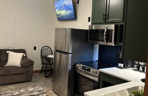 Clarkesville Apartment | Studio Apartment Perfect for Two off Lake Burton near Clayton, GA and Helen, GA