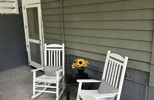 Clarkesville Apartment | Studio Apartment Perfect for Two off Lake Burton near Clayton, GA and Helen, GA
