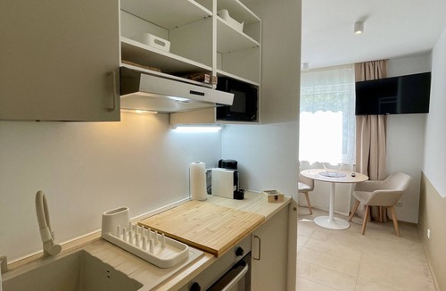 Leonberg Apartment | Studio-Apartment-Private Bathroom-Street View-Studio ohne Balkon