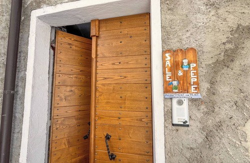 Consiglio di Rumo Apartment | Studio Apartment Sale & Pepe