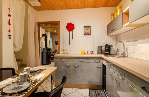 Triberg im Schwarzwald Apartment | Studio Apartment 'Schwarzwald Nescht Triberg' with Mountain View, Shared Terrace & Wi-Fi