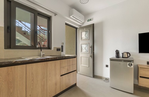 Vlicho Apartment | Studio Apartment 'Sokol Stone House 2' with Mountain View, Wi-Fi and Air Conditioning