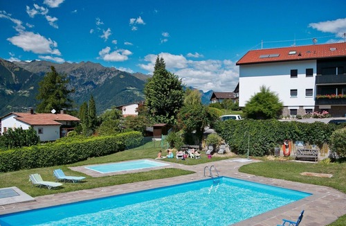 Merano Apartment | Studio Apartment 'Spiess' with Mountain View, Shared Pool and Wi-Fi