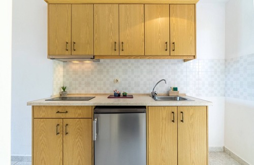 Astrakeri Apartment | Studio Apartment 'Standard' with Sea View, Wi-Fi and Air Conditioning