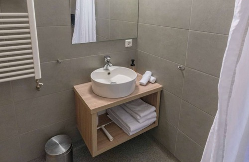 Hella House | Studio Apartment - Stracta Hotel Hella