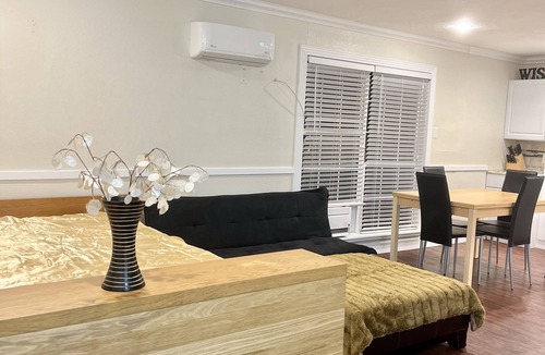 Westbury Apartment | Studio Apartment