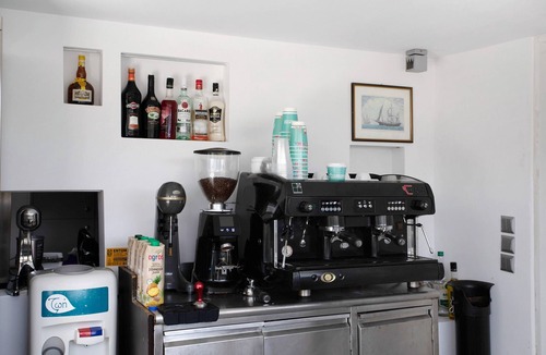 Alikanas Apartment | Studio Apartment 'Villa Dionysia Studio S6' with Shared Pool & Wi-Fi