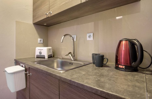 Alikanas Apartment | Studio Apartment "Villa Dionysia S1" close to the Beach with Shared Pool & Wi-Fi