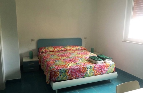 Marina Lido Apartment | Studio apartment with bathroom with sea view on the tourist port of Pisciotta