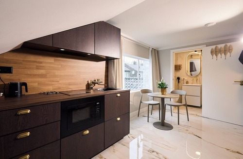 Nieuw-West Apartment | Studio apartment with private kitchen and ensuite bathroom