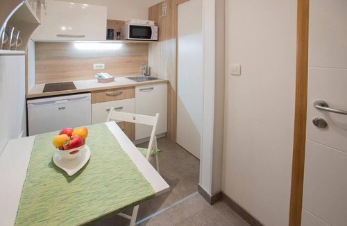 Visoko Apartment | Studio Apartment with garden view