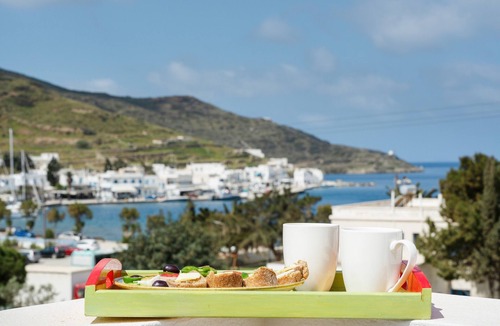 Katapola Apartment | Studio Apartment with Balcony, Wi-Fi and Air Conditioning