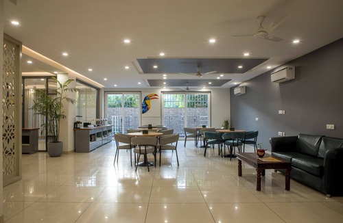 Gurugram Bed & Breakfast | Studio apartment with balcony near Galleria market