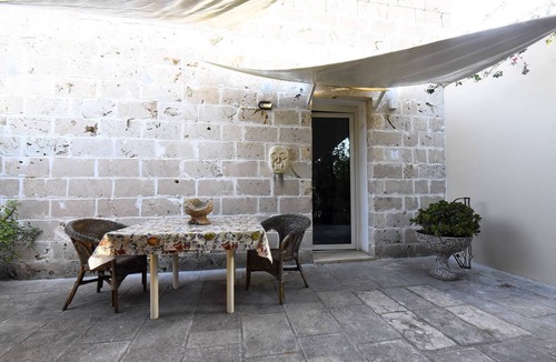 Province of Lecce Apartment | Studio Apartment with kitchenette, patio and private parking