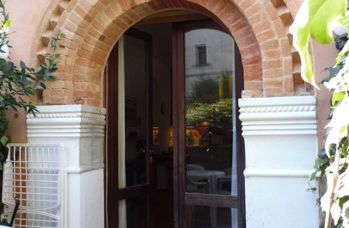 Santa Maria in Stelle Apartment | STUDIO APARTMENT WITH SMALL GARDEN